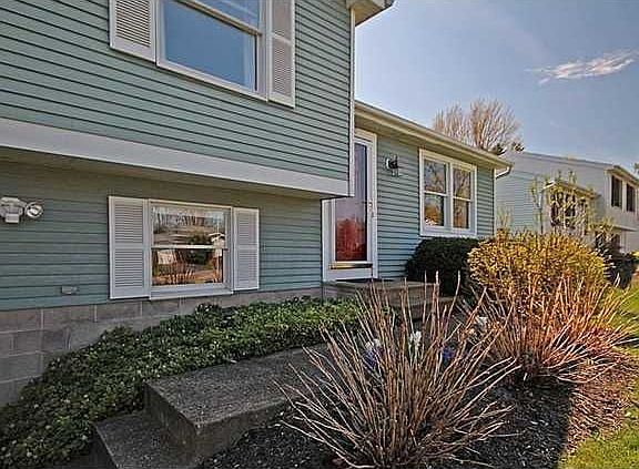 2nd image of 1570 Starflower Ct