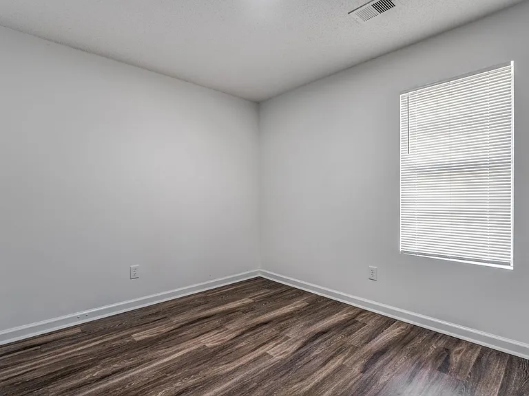 2551 Parkview Dr — Photo 18