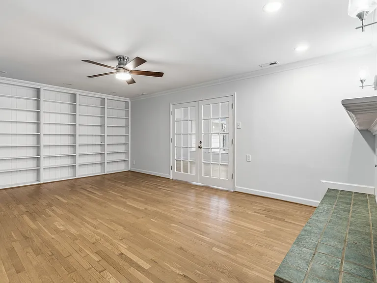 1504 Homestead Rd — Photo 24