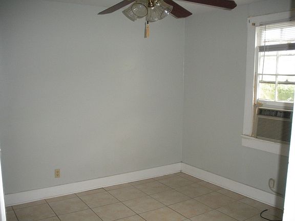 3rd image of 8421 S Claiborne Ave APT 4