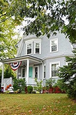 1st image of 553 Fruit Hill Ave