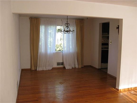 4th image of 5820 Horseshoe Dr