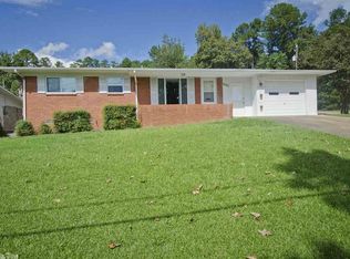 2104 Hobson Ave, Hot Springs, AR 71913