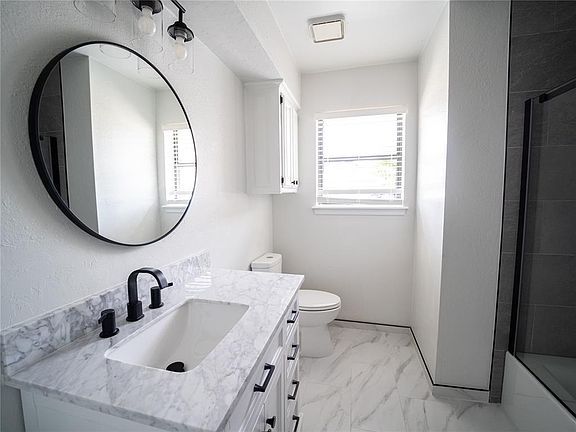5th image of 2820 Dalewood Pl