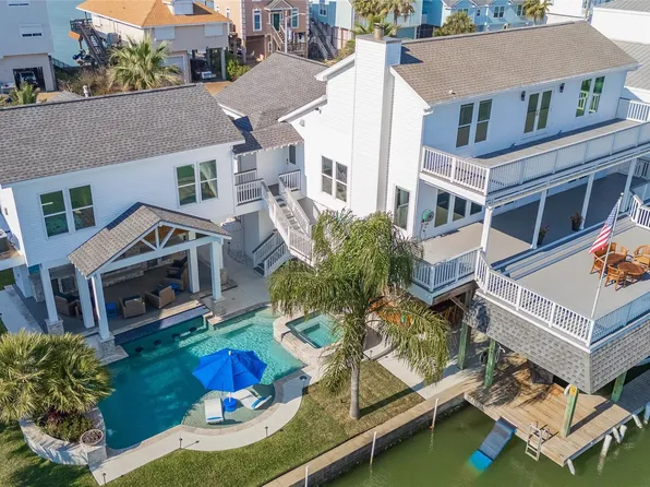 242 Isles End Rd, Tiki Island, TX 77554