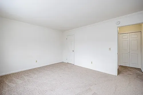 Clintwood Apartments — Photo 42