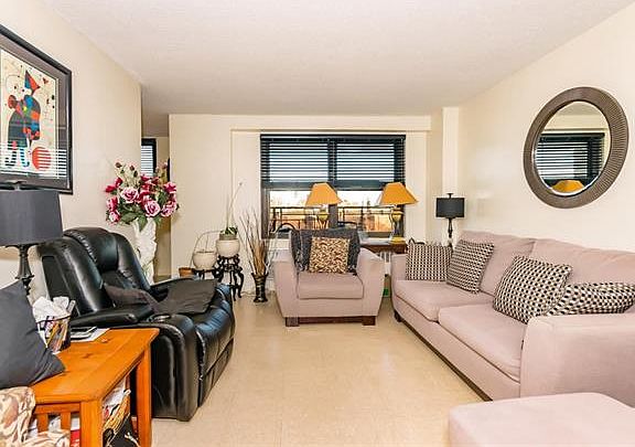 2nd image of 920 Metcalf Ave APT 11C
