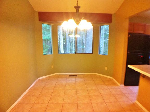 4th image of 8941 Watson Pl NE