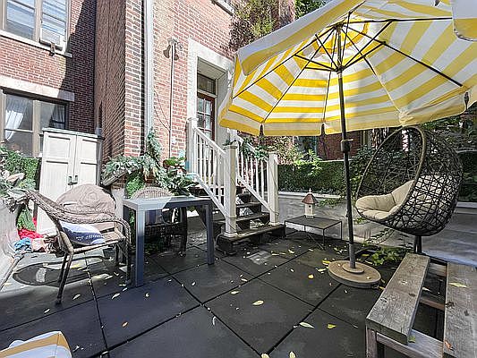 3rd image of 312 W 98th St APT 3