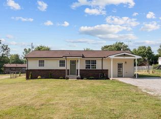 110 W Piney Rd, Dickson, TN 37055