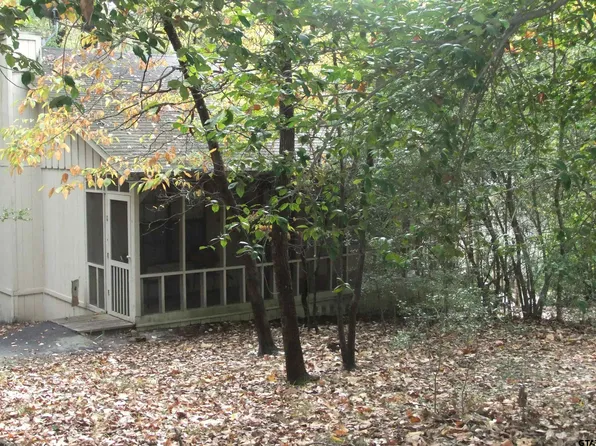 117 Cottonwood Cv, Holly Lake Ranch, TX 75765