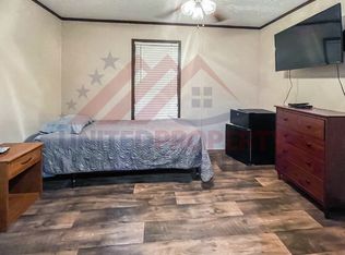 114 S 2nd St ROOM C, Loving, NM 88256