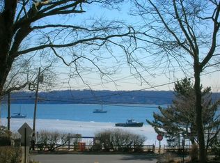 11 Tudor Dr, Northport, NY 11768