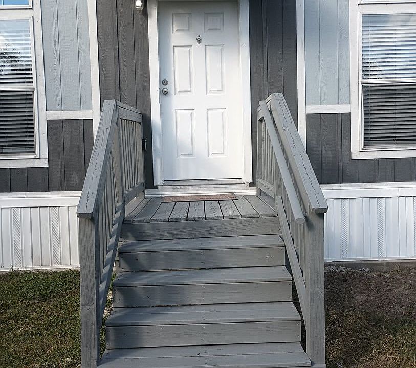 3010 Pansy St, Pasadena, TX 77503 | Zillow