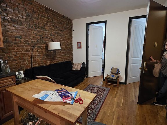 4th image of 270 Linden St APT 2F