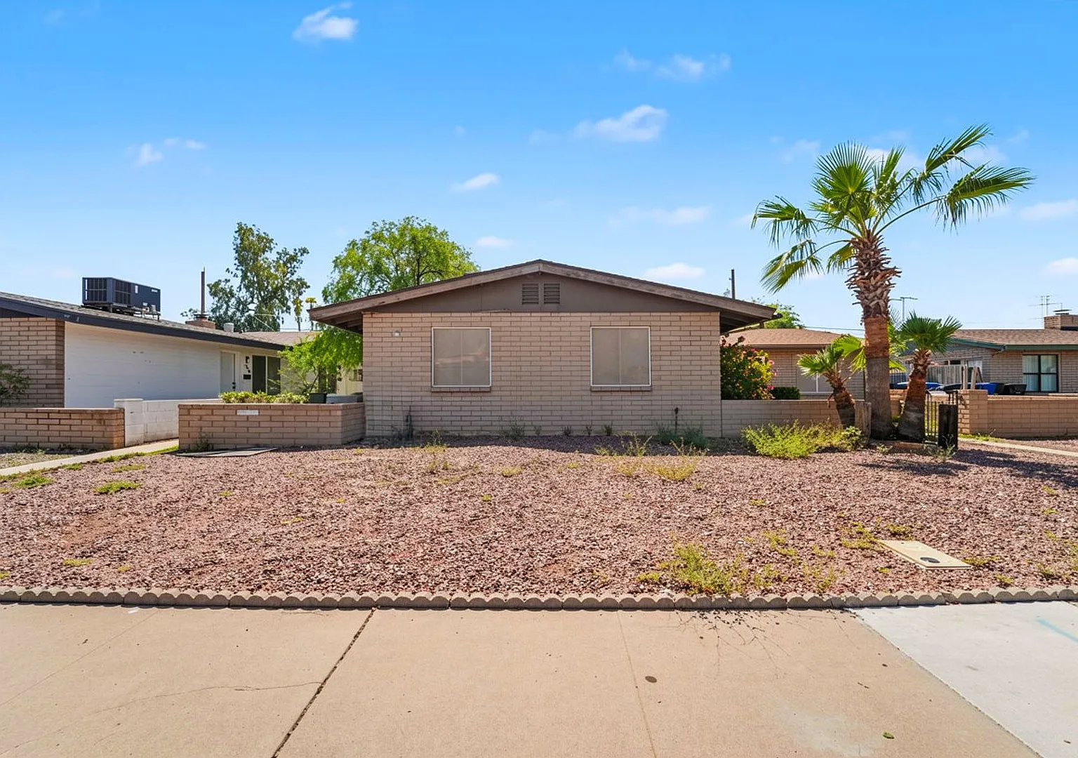 Charming 2-Bedroom Rental in Mesa Available Now! — Photo 3