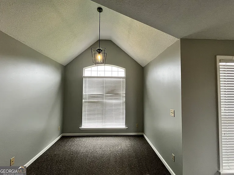 102 Myles Ln — Photo 7