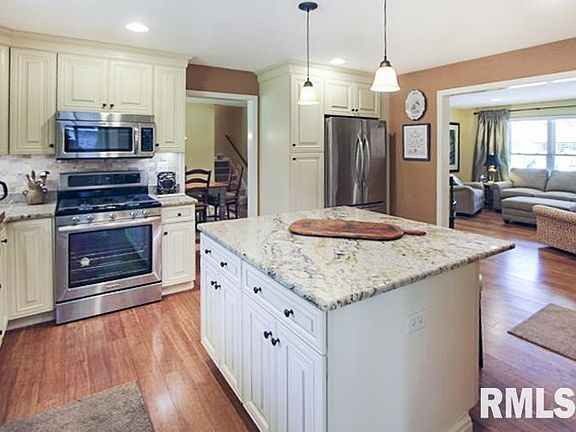 4th image of 6028 N Wedgewood Ln