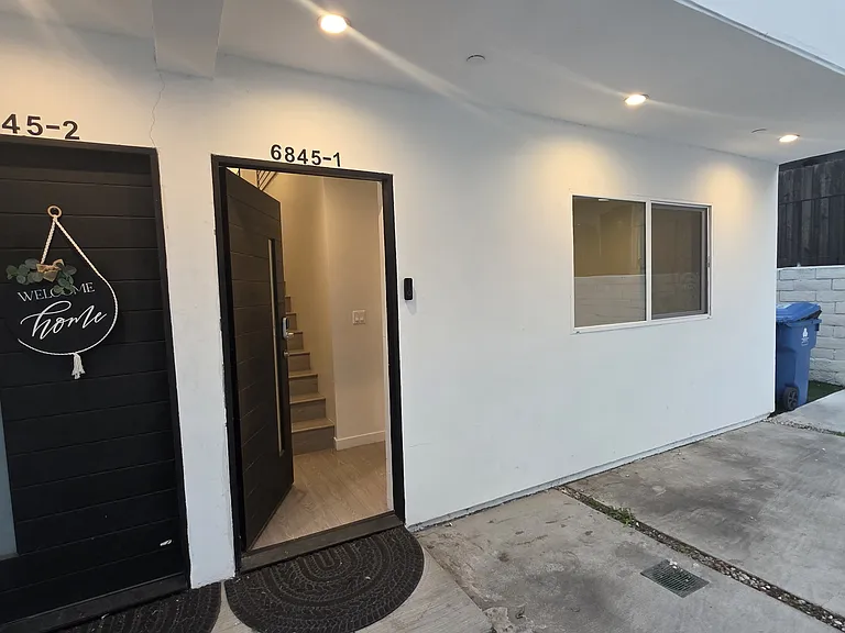 6845 Haskell Ave #1 — Photo 10