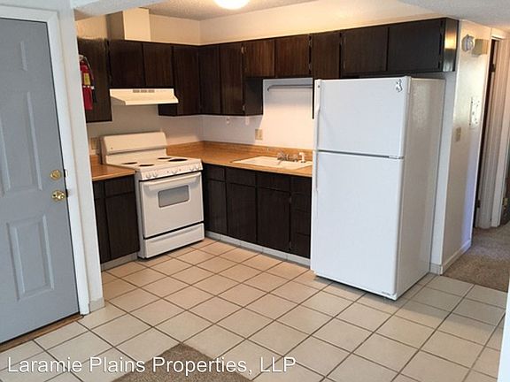 3rd image of 1414 E Gibbon St #1414