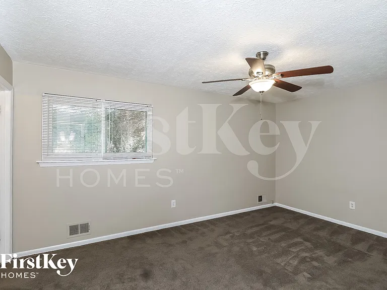 200 Parkmont Ct — Photo 12