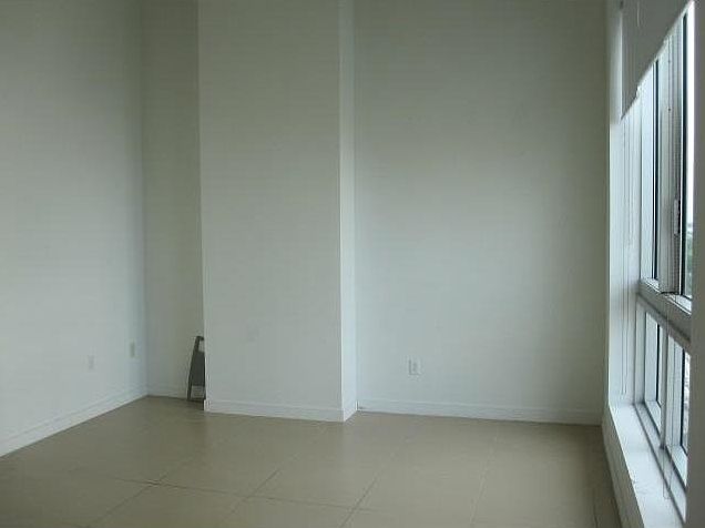2nd image of 300 S Biscayne Blvd #L-832