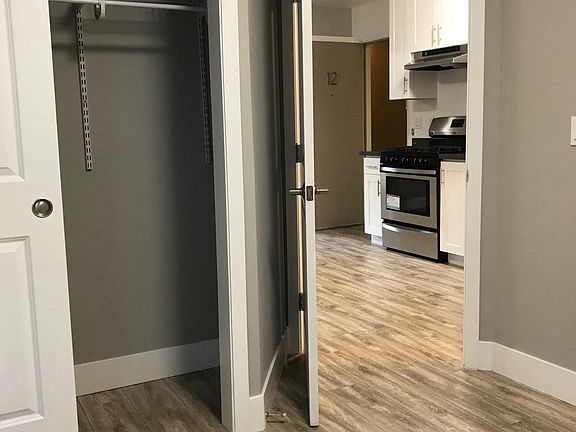 4th image of 121 Broderick St