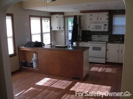 Kitchen and Dinning Room
						:
						16x16
