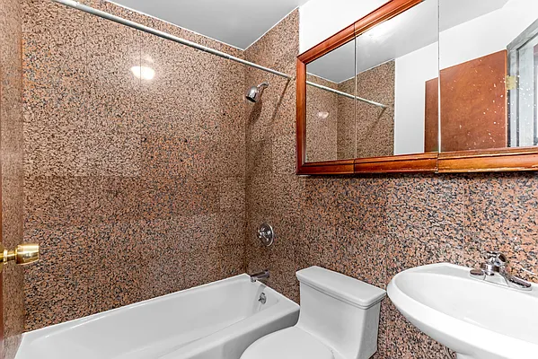 Rented by Compass | media 21