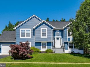 555 Crosswinds Dr, Charles Town, WV 25414