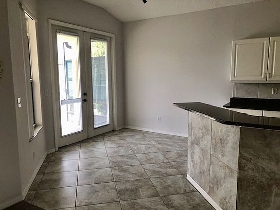 5th image of 733 El Vergel Ln
