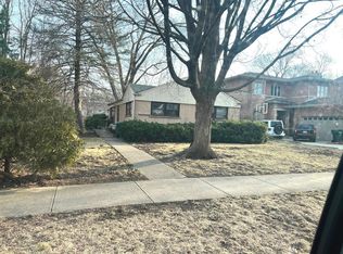 2503 Illinois Rd, Northbrook, IL 60062