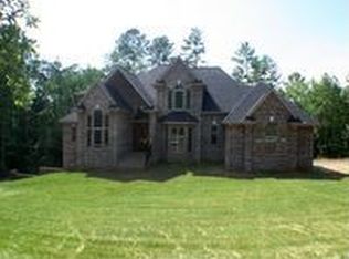 107 Waters Edge Rd, Greenwood, SC 29649