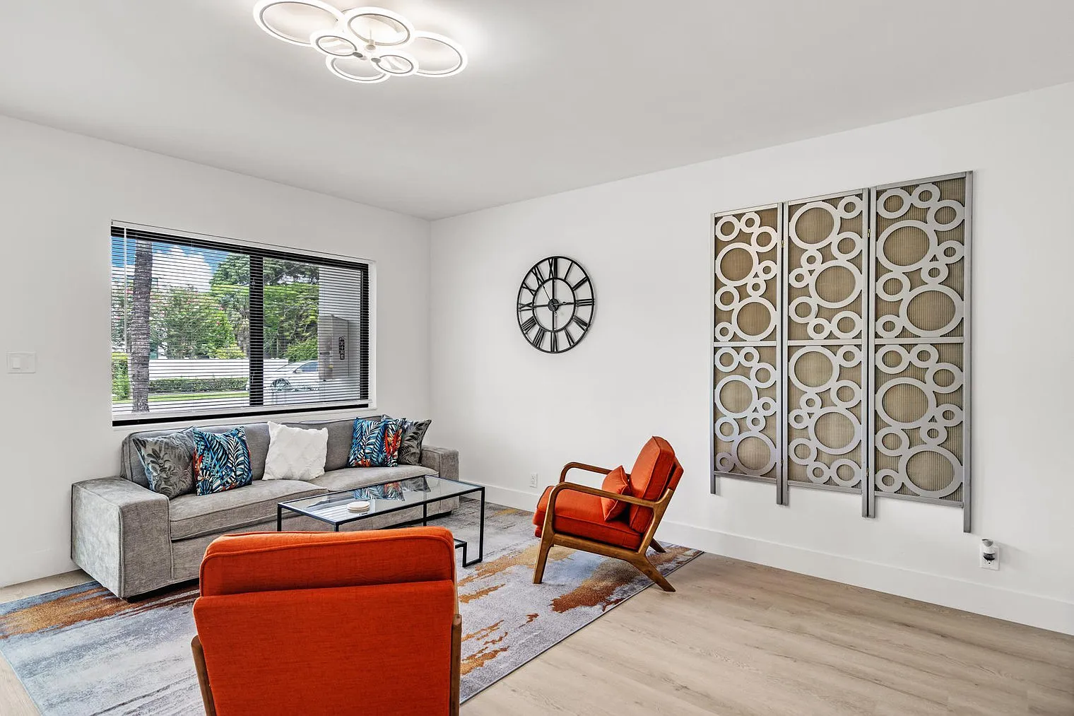2 bed, 1.0 bath, $2,617 — Photo 3