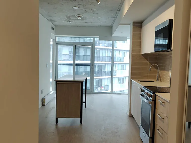 65 Mutual St #1607 — Photo 1