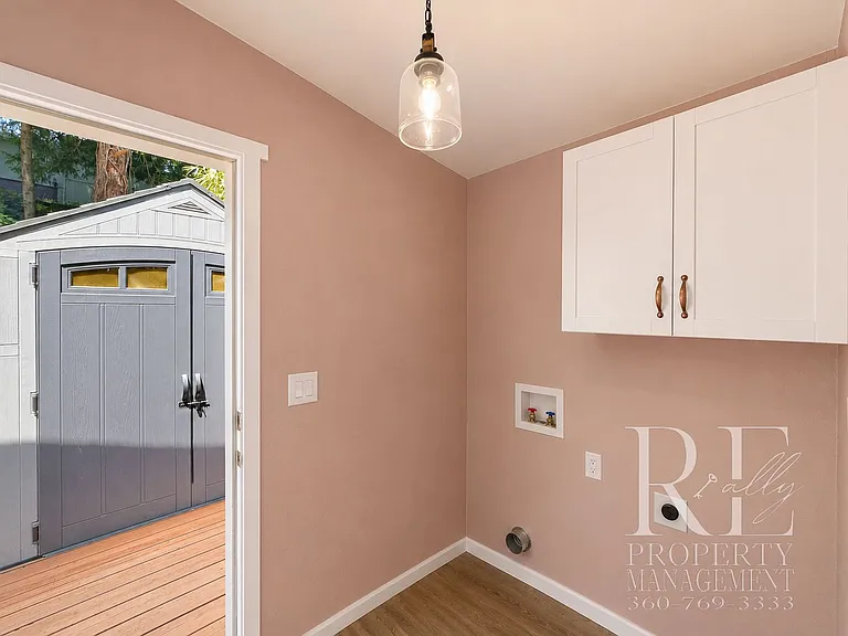 548 Arnold Ave E — Photo 10