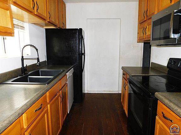 5th image of 2424 SE Kentucky Ave