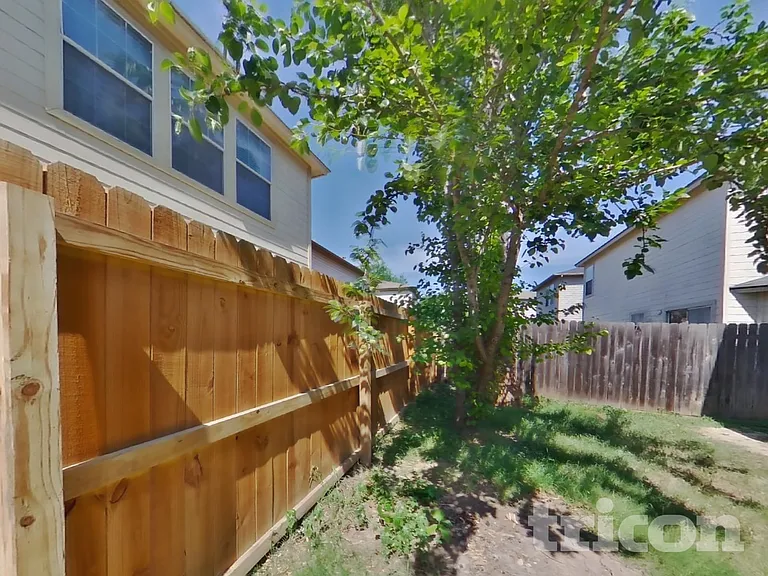 7 Beacon Oak — Photo 15