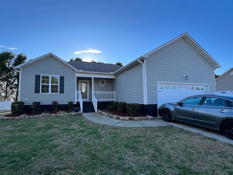 184 Hudson Farms Way — Photo 1