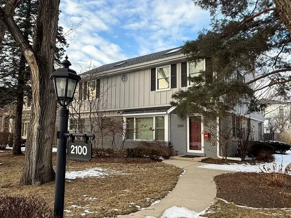 2100 Brentwood Rd, Northbrook, IL 60062
