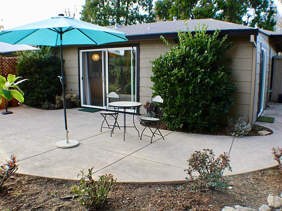 3rd image of 300 Cypress Ave #A