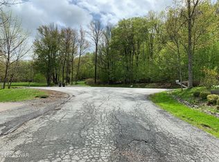 231 Holiday Dr, Honesdale, PA 18431