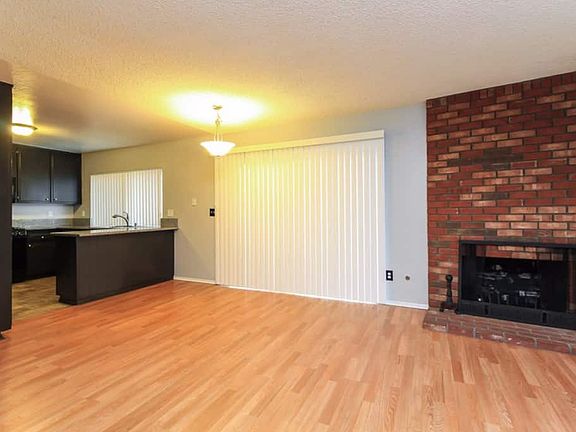 3rd image of 1911 E Banyan St