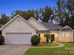 1393 Hollythorne Dr, Rock Hill, SC 29732