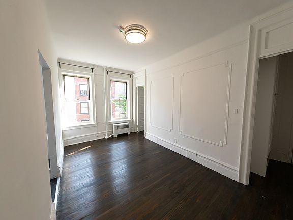 4th image of 172 Spring St APT 10