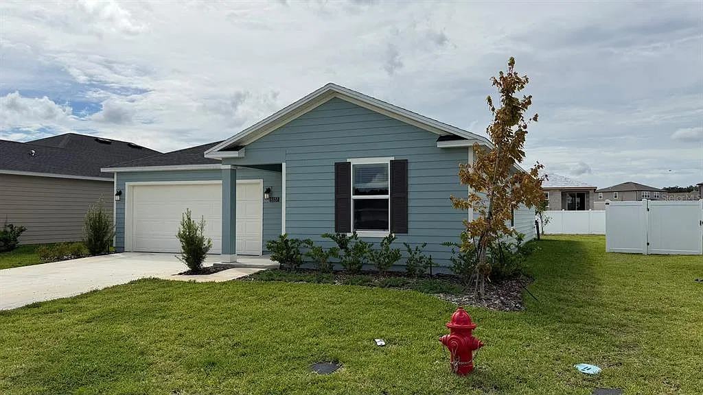 3 bed, 2.0 bath, 1484 sqft, $1,990 — Photo 2