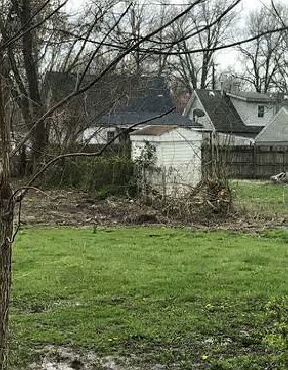 2nd image of 1412 Main St