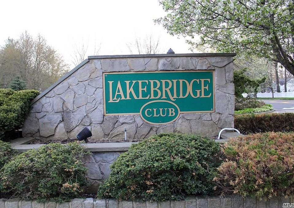 1st image of 157 Lakebridge Dr N