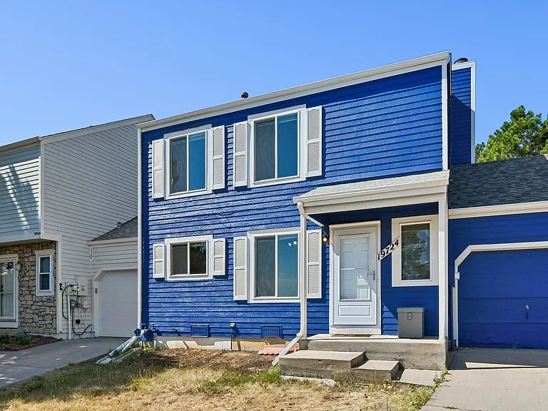 19724 E Loyola Cir — Photo 2