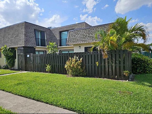 2nd image of 1104 Waterview Drive